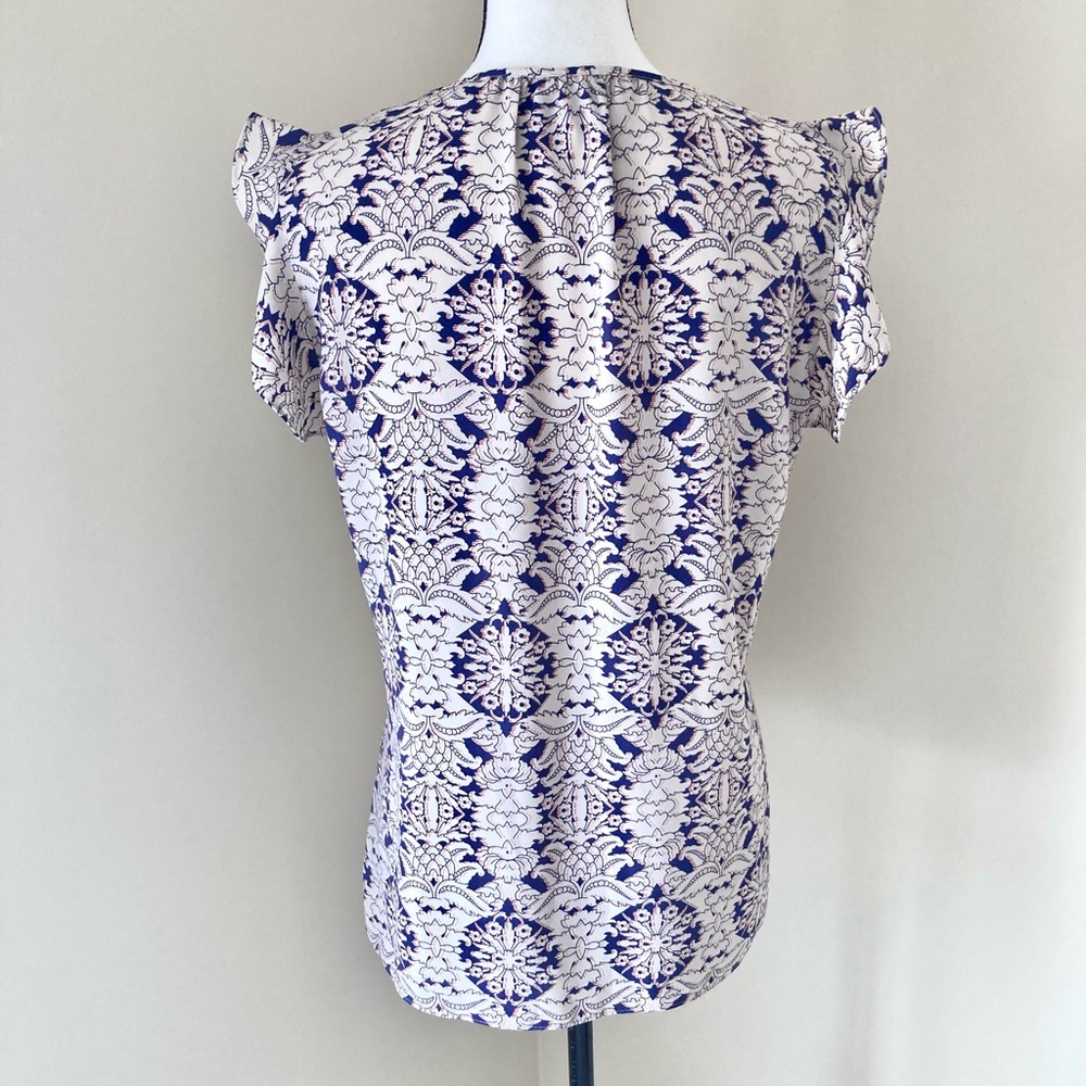 Cabi Stevie Flutter Sleeve Printed Blouse Size M - Picture 5 of 12